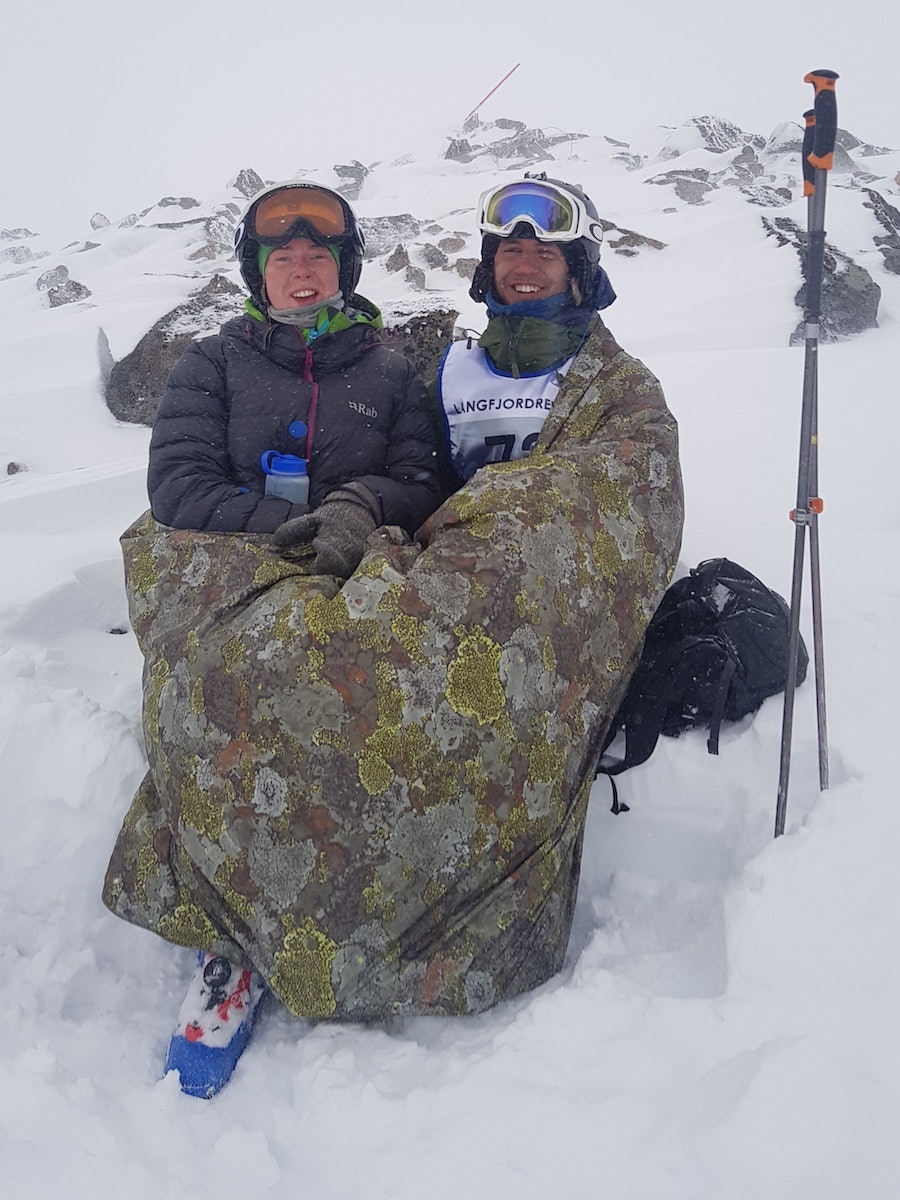 Krevende å vente på toppen. Foto: Morten Fuggeli Krevende på toppen - Langfordrennet 2018 - Morten Fuggeli 800x1200