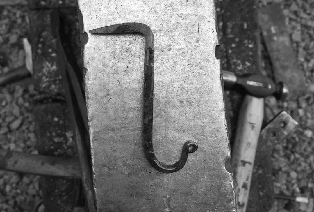 Denne kroken er noe av det Karl Kristian laget på smedkurs. Denne kroken er noe av det Karl Kristian laget på smedkurs.