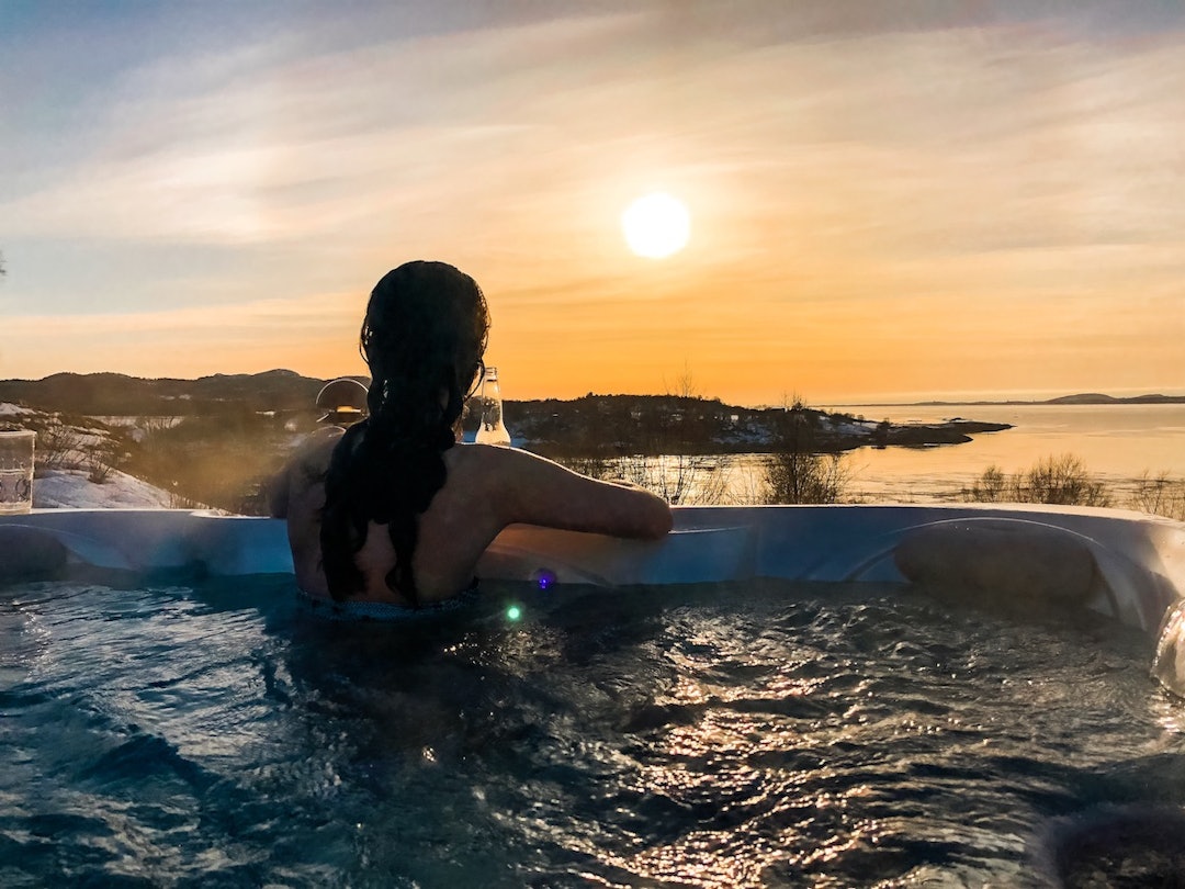 Badestampen gjorde godt for ømme muskler etter dagens turer. Foto: Eveline Lunde High Camp Nord 2018 - Eveline Lunde 1200x900