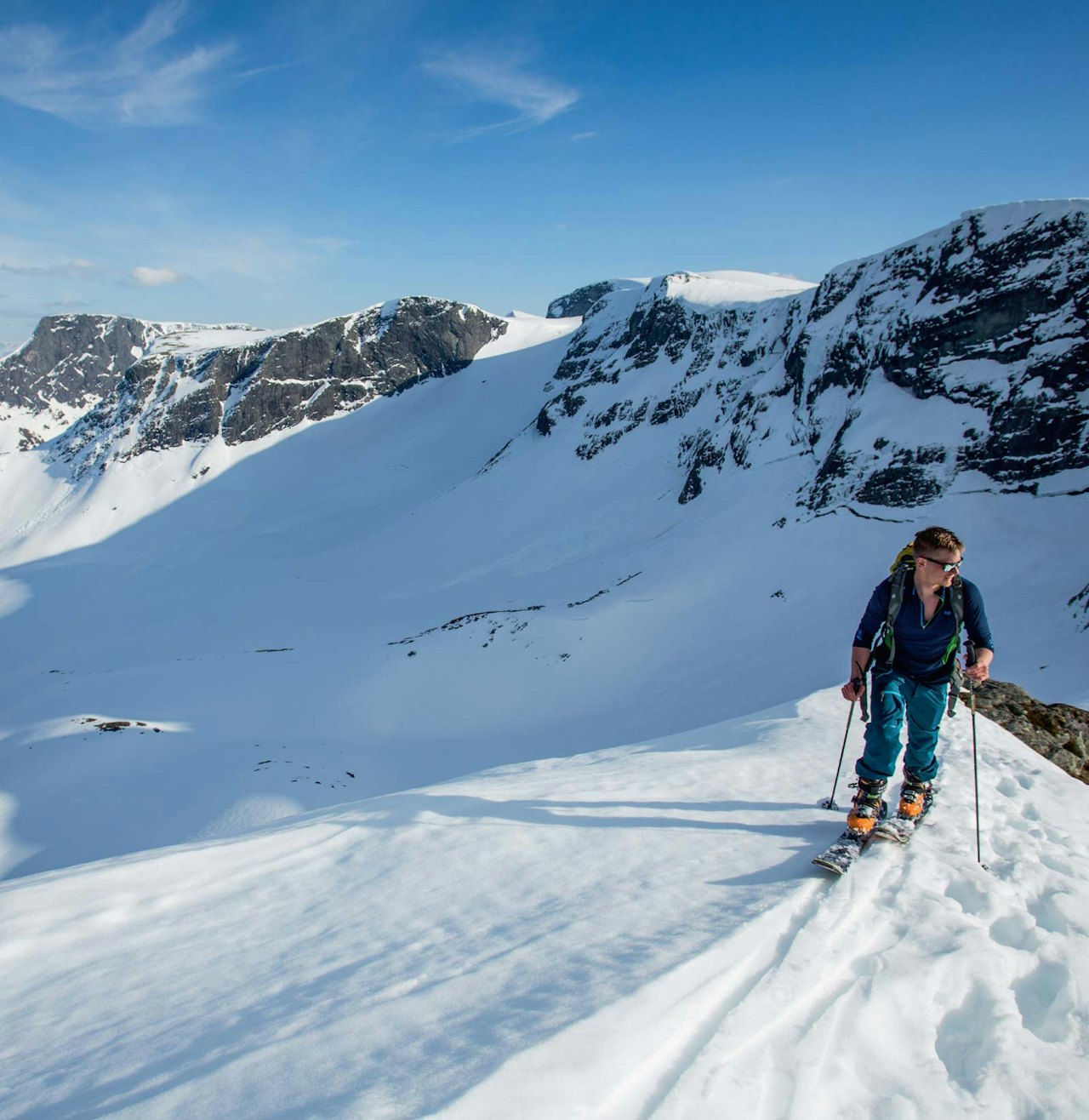 Halvor Salthammer på veg opp toppryggen. Foto: Håvard Myklebust. Halvor Salthammer på veg opp toppryggen. Foto: Håvard Myklebust.