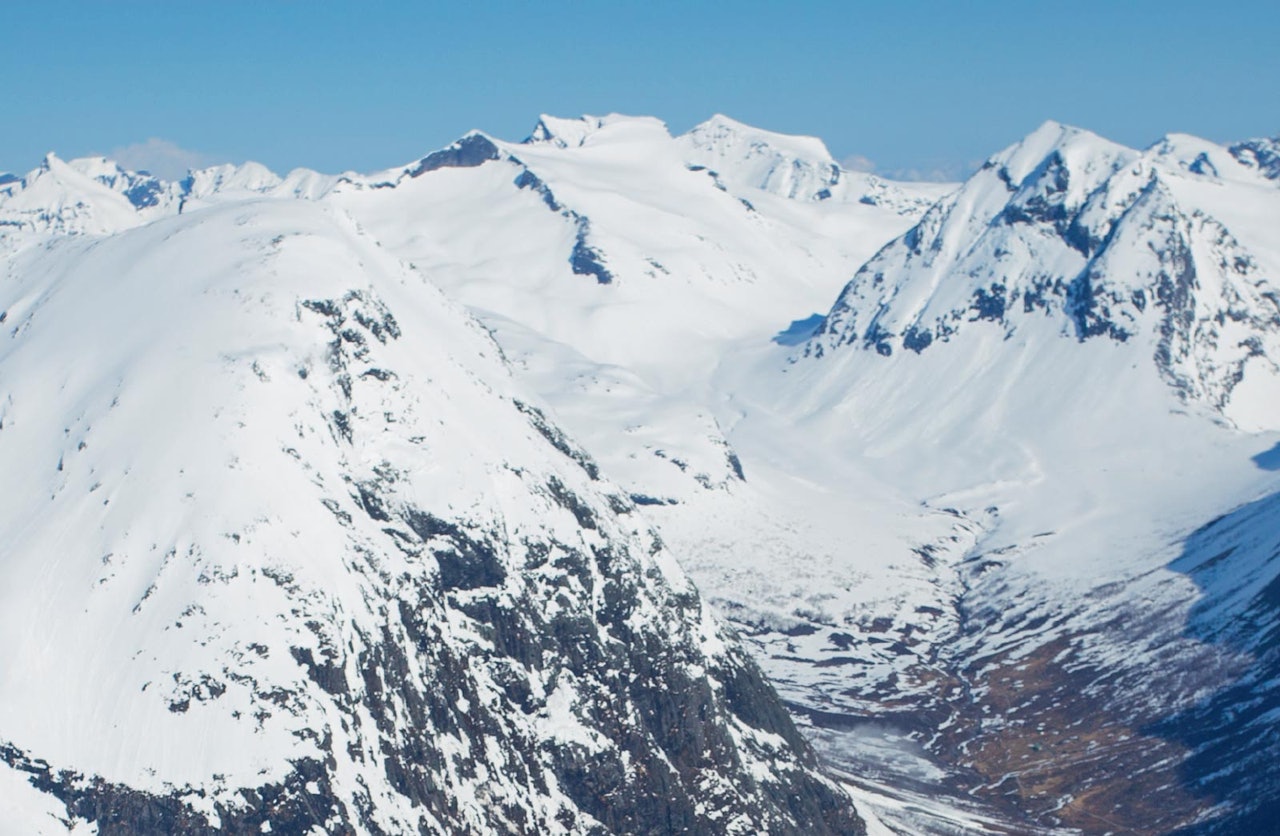 Ruta frå Ringdalstøylen, via Lisje-Skruven til hovudtoppen og nedatt. Foto: Håvard Myklebust. Ruta frå Ringdalstøylen, via Lisje-Skruven til hovudtoppen og nedatt. Foto: Håvard Myklebust.