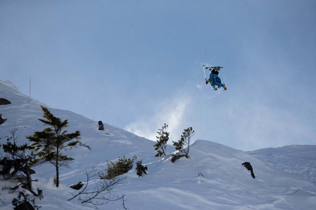 SPESIAL: Hedvig Wessel er backflip-spesialist. Dette er fra FWT-runden i Japan. Foto: Jeremy Bernard SPESIAL: Hedvig Wessel er backflip-spesialist. Dette er fra FWT-runden i Japan. Foto: Jeremy Bernard