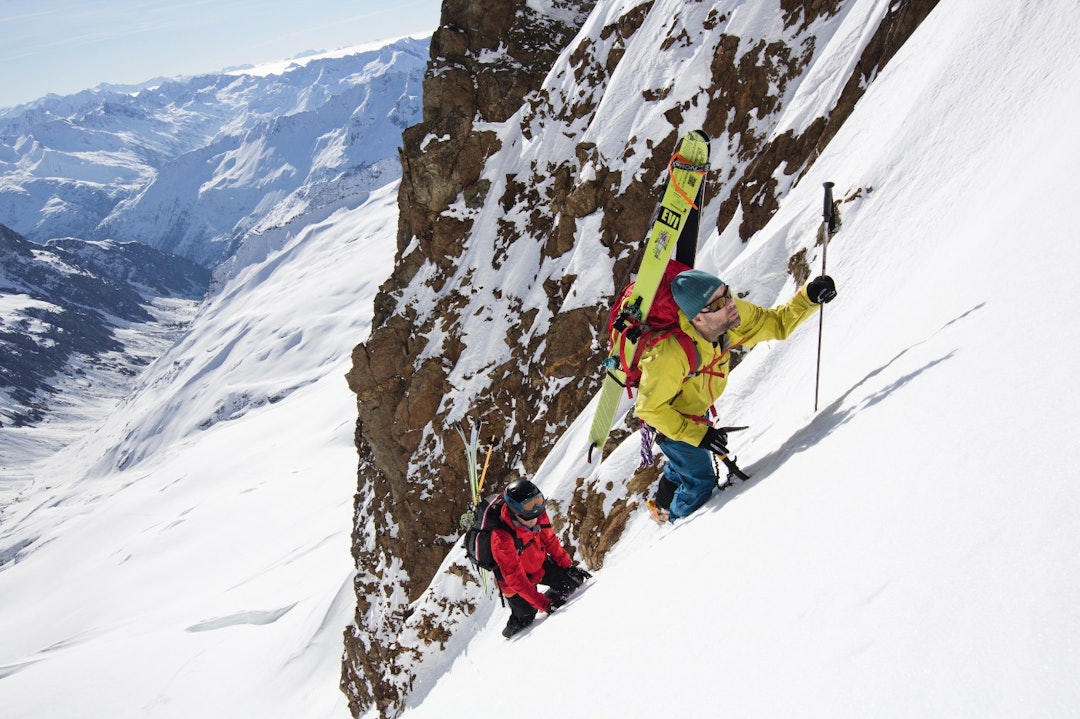 SNARVEI: Når man klatrer Sustenhorn fra Voralphütte er det en snarvei å dra rett over breen og klatre (i snø) de siste cirka 100 høydemeterne.