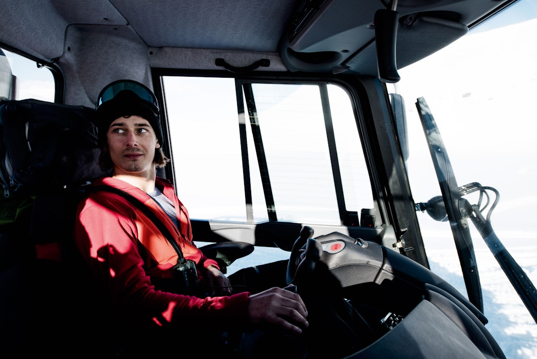 CATSKI-GRÜNDER: Etter et langt liv som profesjonell snowboardkjører er Mads Jonsson i full gang med å etablere catskiing som kommersielt tilbud på Harpefossen. Foto: Martin Innerdal Dalen CATSKI-GRÜNDER: Etter et langt liv som profesjonell snowboardkjører er Mads Jonsson i full gang med å etablere catskiing som kommersielt tilbud på Harpefossen. Foto: Martin Innerdal Dalen