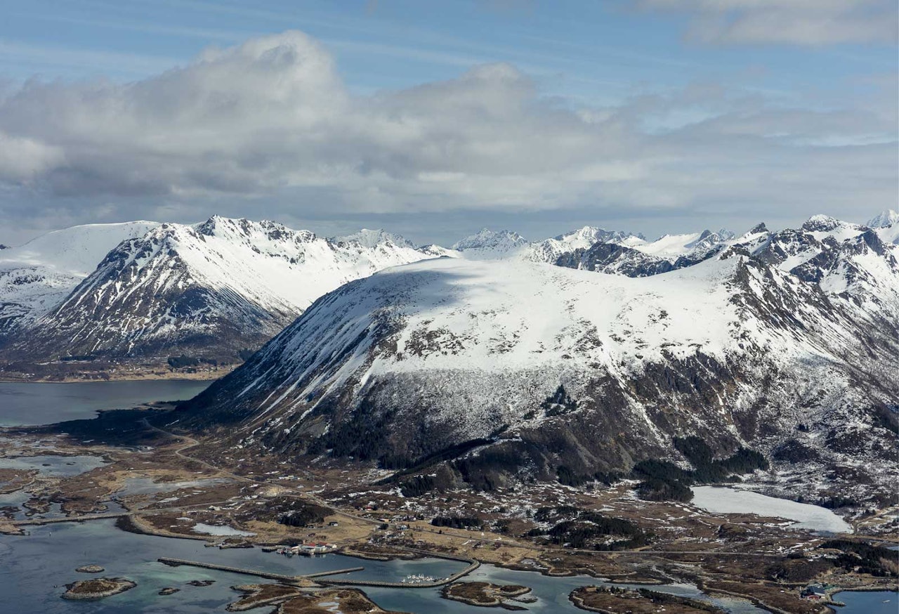 Kleppstadheia sett fra sør. Foto: Espen Mortensen. / Trygge toppturer. Kleppstadheia sett fra sør. Foto: Espen Mortensen. / Trygge toppturer.