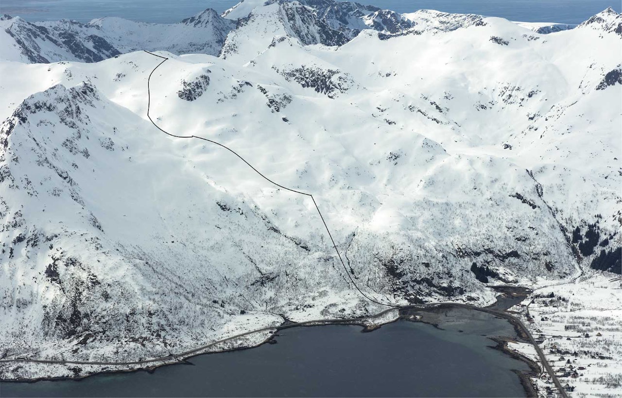 Store Kvittind sett fra øst. Foto: Espen Nordahl. / Trygge toppturer. Store Kvittind sett fra øst. Foto: Espen Nordahl. / Trygge toppturer.