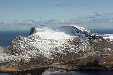 Ryten sett fra sørøst. Foto: Espen Mortensen. / Trygge toppturer. Ryten sett fra sørøst. Foto: Espen Mortensen. / Trygge toppturer.