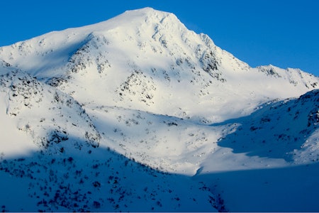 Stornappstinden sett fra vest. Foto: Tom Guneriussen Stornappstinden Topptur Lofoten Norge
