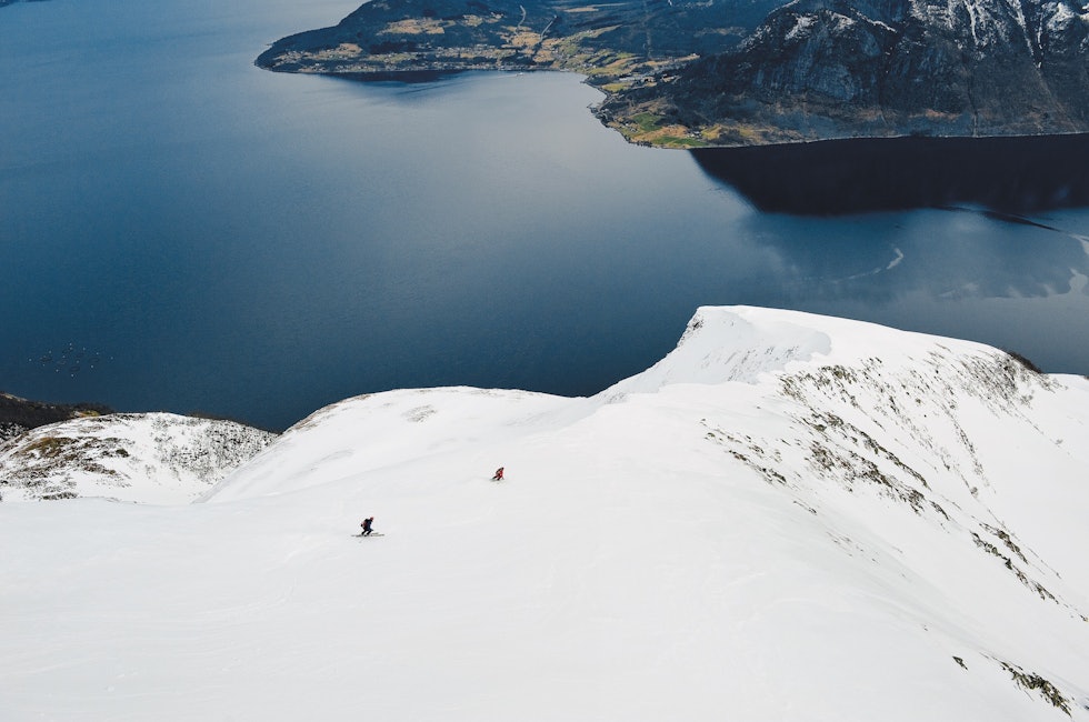 STORSLAGEN: Aksel Lund Svindal og Eirik Finseth med kurs mot Sognefjorden. STORSLAGEN: Aksel Lund Svindal og Eirik Finseth med kurs mot Sognefjorden.