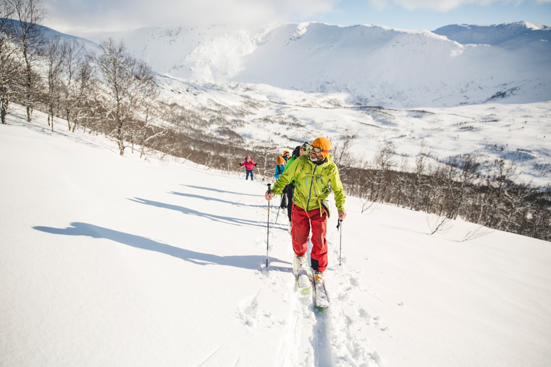 I FRONT: Guide Sigurd Felde leder an. Foto: Line Hårklau I FRONT: Guide Sigurd Felde leder an. Foto: Line Hårklau