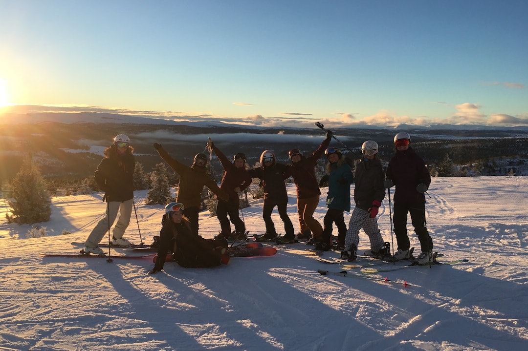God stemning i løypa. Foto: IVRIG Group Kvitfjell jentecamp Dec 16 - Foto IVRIG 1400x933