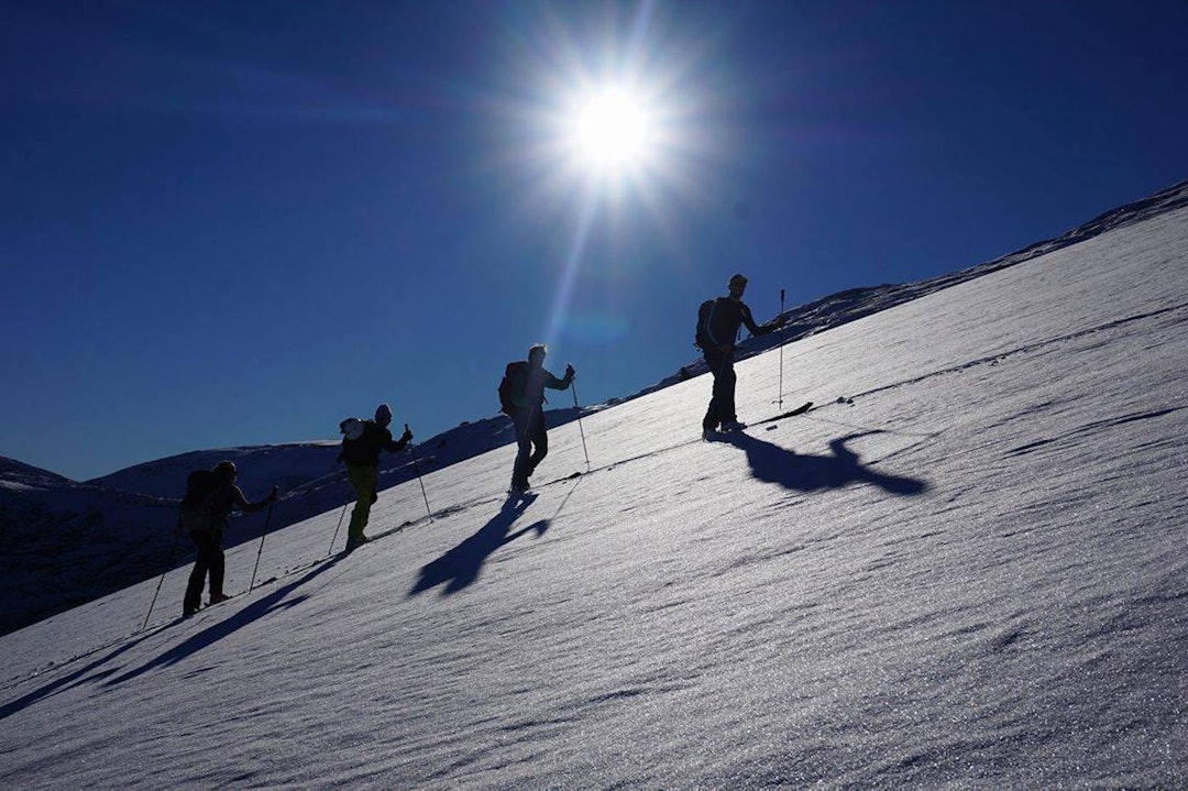 På vei mot Vivakulen på tirsdag. Vivakulen - Jostedalen - Oct 2016 3 - Foto Hildegunn Hovdenak og Tore Frimannslund 1400x933