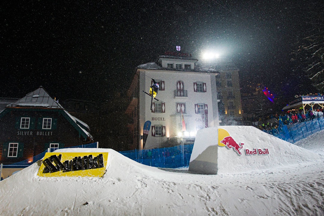 2_Red-Bull-PlayStreets-Charles-Gagnier-Action-©-Samo-Vidic-Red-Bull-Content-Pool