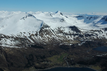 Breitinden sett fra vest. Foto: Sture Willumsen/Toppturer i Norge Breitinden Topptur Helgeland Norge