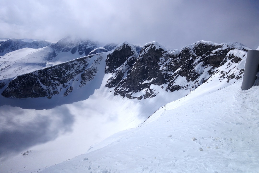 Vesttoppen (2253 moh.) på Snøhetta sett fra Stortoppen. Foto: Erlend Sande vesttoppen snøhetta sett fra stortoppen