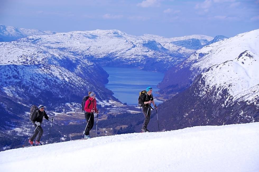 Gjeng på topptur Sunnfjordbjørnen Gjeng på topptur Sunnfjordbjørnen