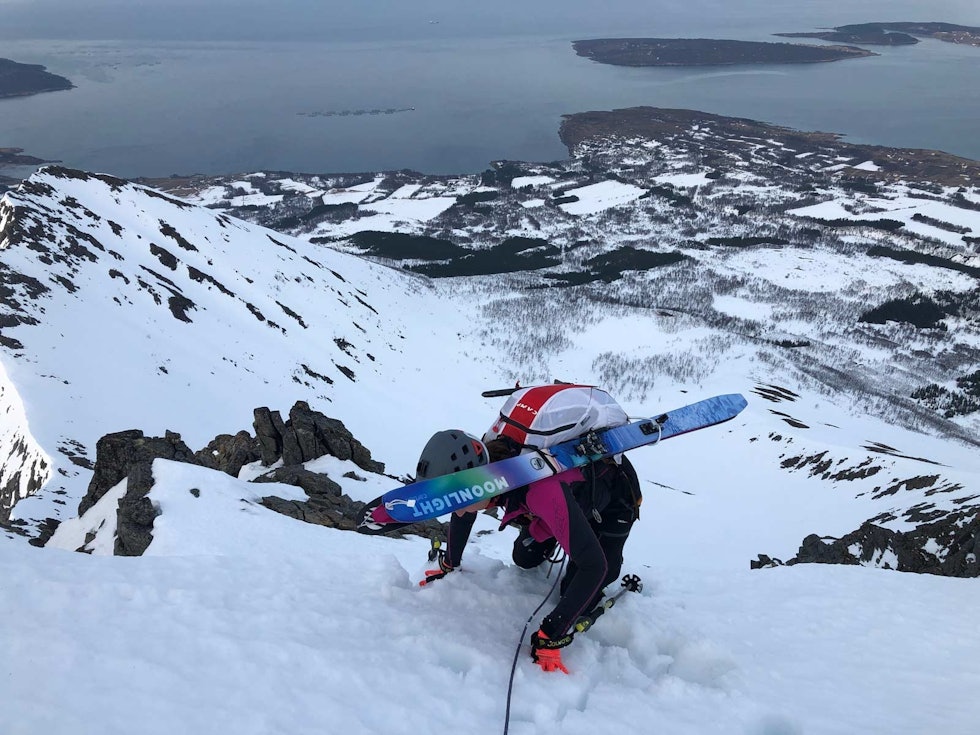 Ragnhild B. Mikkelsen kommer opp østrenna på Lundenesgalten. Lundenesgalten-Grytøya-3
