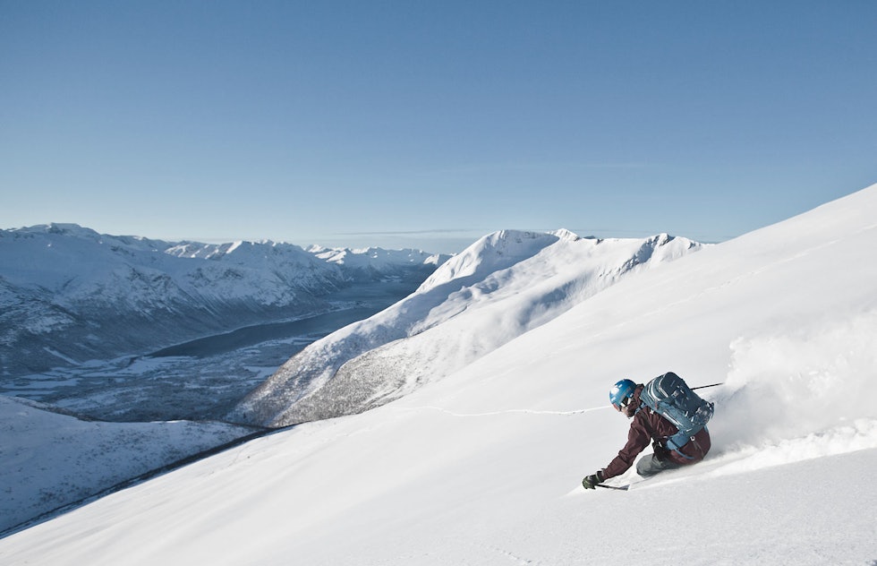 Normalveien fra Skarven har stor plass og er et bra sted å dra etter snøfall fra nordvest. Foto: Odd Erik Rønning Skarven-Toppturer-i-Romsdalen-2