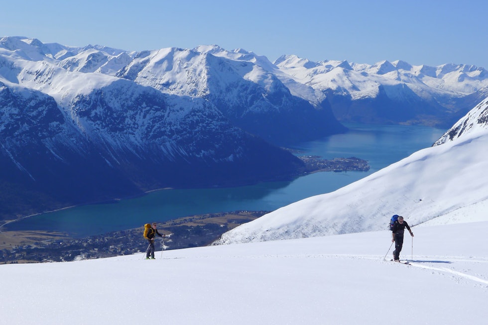 Skarven 1142 moh fra Toppturer i Romsdalen Skarven 1142 moh fra Toppturer i Romsdalen