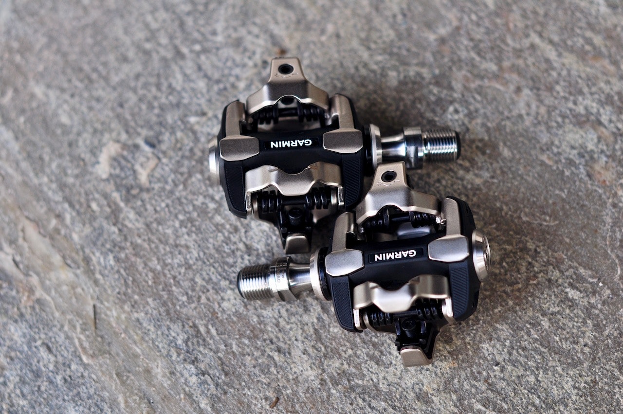 NESTEN VANLIGE: Garmins wattpedaler ser ut som helt vanlige klikkpedaler til terrengsykling. Foto: Øyvind Aas NESTEN VANLIGE: Garmins wattpedaler ser ut som helt vanlige klikkpedaler til terrengsykling. Foto: Øyvind Aas