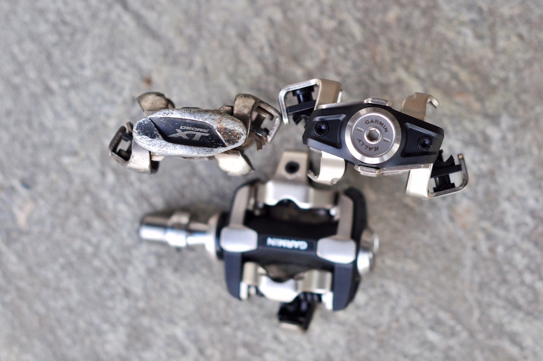 TJUKKE: Garmin-pedalene er en del tjukkere enn andre pedaler. Du må regne med å have setet 3-4 mm for å få samme tråkkfølelse. Foto: Øyvind Aas TJUKKE: Garmin-pedalene er en del tjukkere enn andre pedaler. Du må regne med å have setet 3-4 mm for å få samme tråkkfølelse. Foto: Øyvind Aas