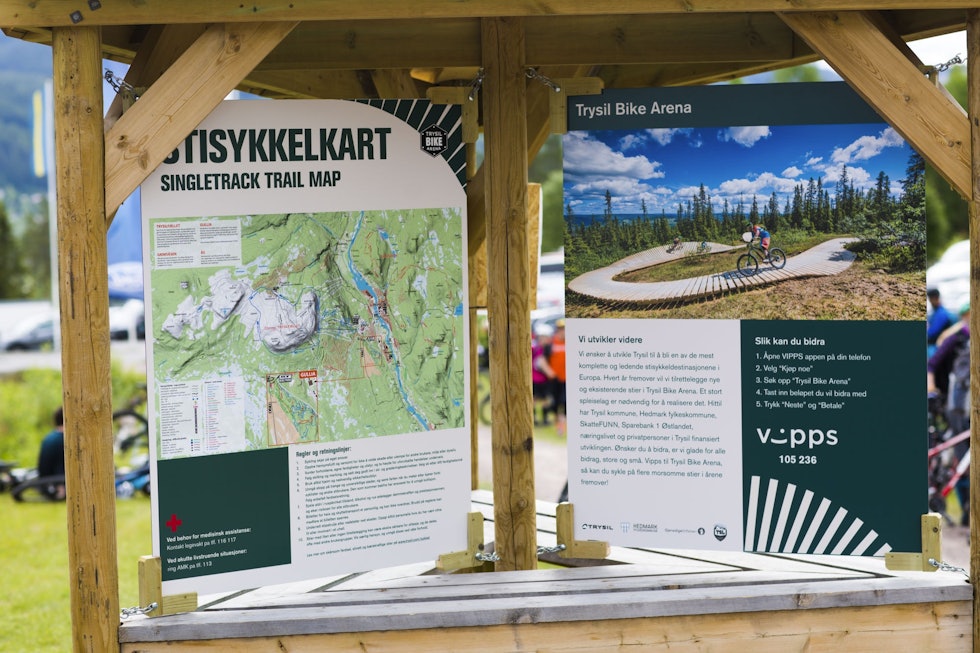 GODT SKILTET: Det finnes både fysiske og digitale kart over syklingen i Trysil. Foto: Snorre Veggan.