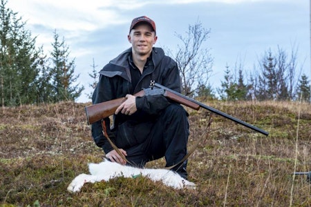 Gamle børser bommer best: Det er bare tull, fant vi ut. Denne gamle Remington’en stoppet en haug med harer. Rådyrjakt, harejakt, jakte i Pasvikdalen,