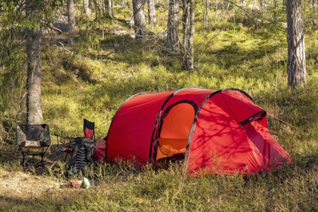 TEST: Hilleberg Nammatj 3 GT telt byr på grei plass for to på en kompakt flate. Med tre personer kan det bli trangt om fotplassen. Test av Hilleberg Nammatj 3 GT telt utendørs
