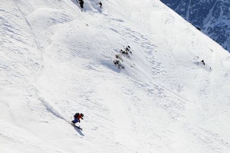 GJESTENORDMANN: Nederlandske Edward Bekker setter fart ned fra Nordmannsfjellet. Foto: Thomas Kleiven Vest-Finnmark