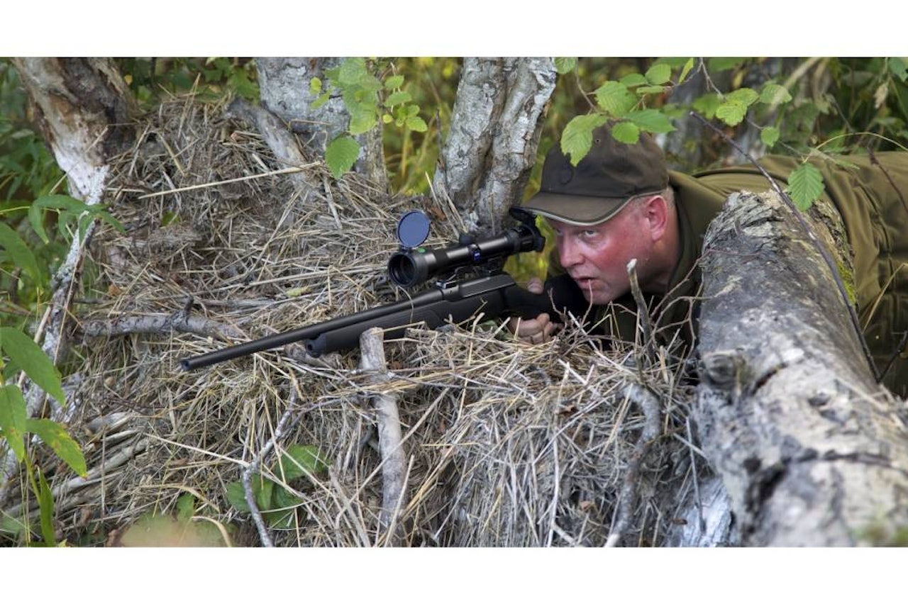 Skuddklar: Endene ser godt, og beste taktikk er å skjule seg og ligge i ro i nærheten av et sted hvor endene kan komme til å dukke opp.  Andejakt med rifle, jakte ender, andejakt