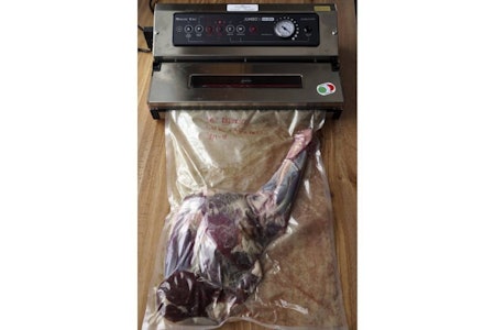 LETTSTELT: Ståloverflate og uttakbart vakuumrom gjør at Jumbo 30 Evo Plus er lett å holde ren. LETTSTELT: Ståloverflate og uttakbart vakuumrom gjør at Jumbo 30 Evo Plus er lett å holde ren.