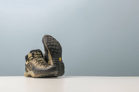 NAVNET RØPER DEN: «Å gande» eller «å sette gand» betyr i moderne forstand å utøve trolldom, nærmere bestemt å kaste vondt over folk. Kilde: Wikipedia. NAVNET RØPER DEN: «Å gande» eller «å sette gand» betyr i moderne forstand å utøve trolldom, nærmere bestemt å kaste vondt over folk. Kilde: Wikipedia.