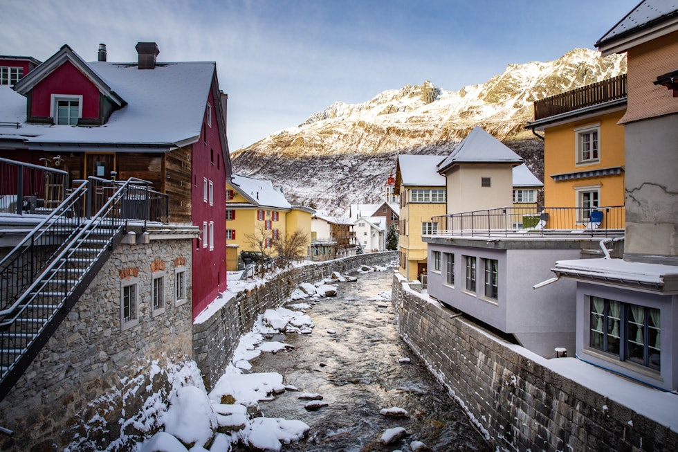 Sjarmerende Andermatt sentrum. Foto: Soeren Dam Thomsen for Radisson Blu Hotel Reussen Sjarmerende Andermatt sentrum. Foto: Soeren Dam Thomsen for Radisson Blu Hotel Reussen