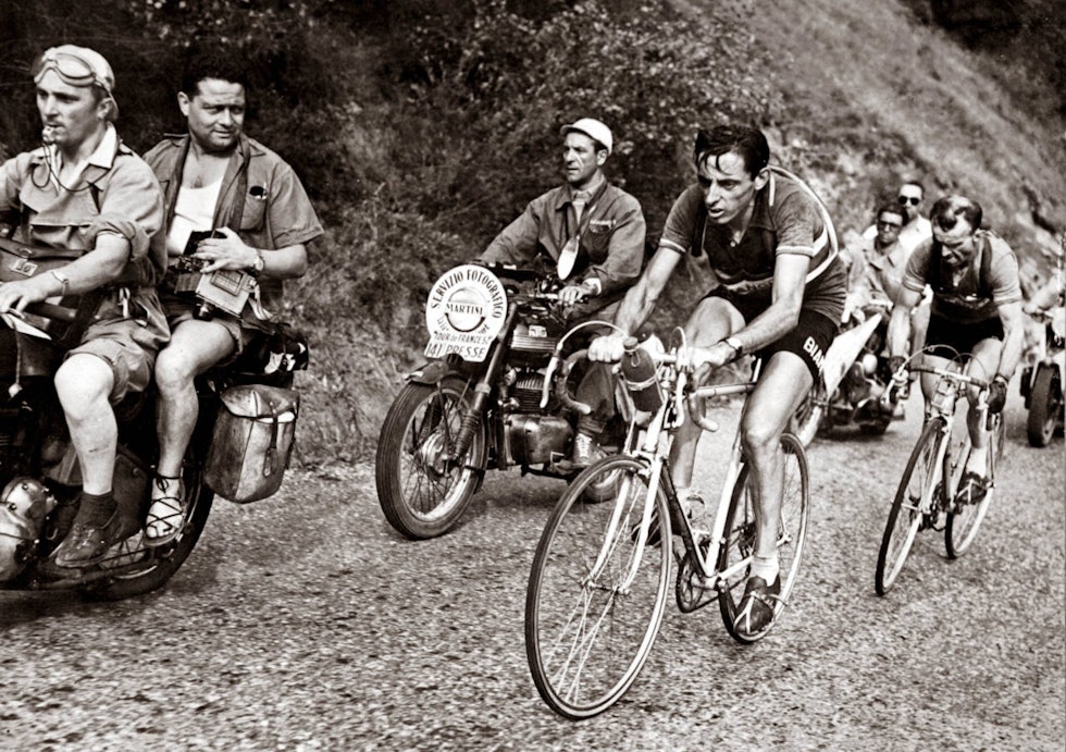 VALGDAG: Da Fausto Coppi var kongen, fantes omtrent bare standardkranken. Da måtte de velge tannhjul etter dagens terreng. Foto: Cor Vos. 