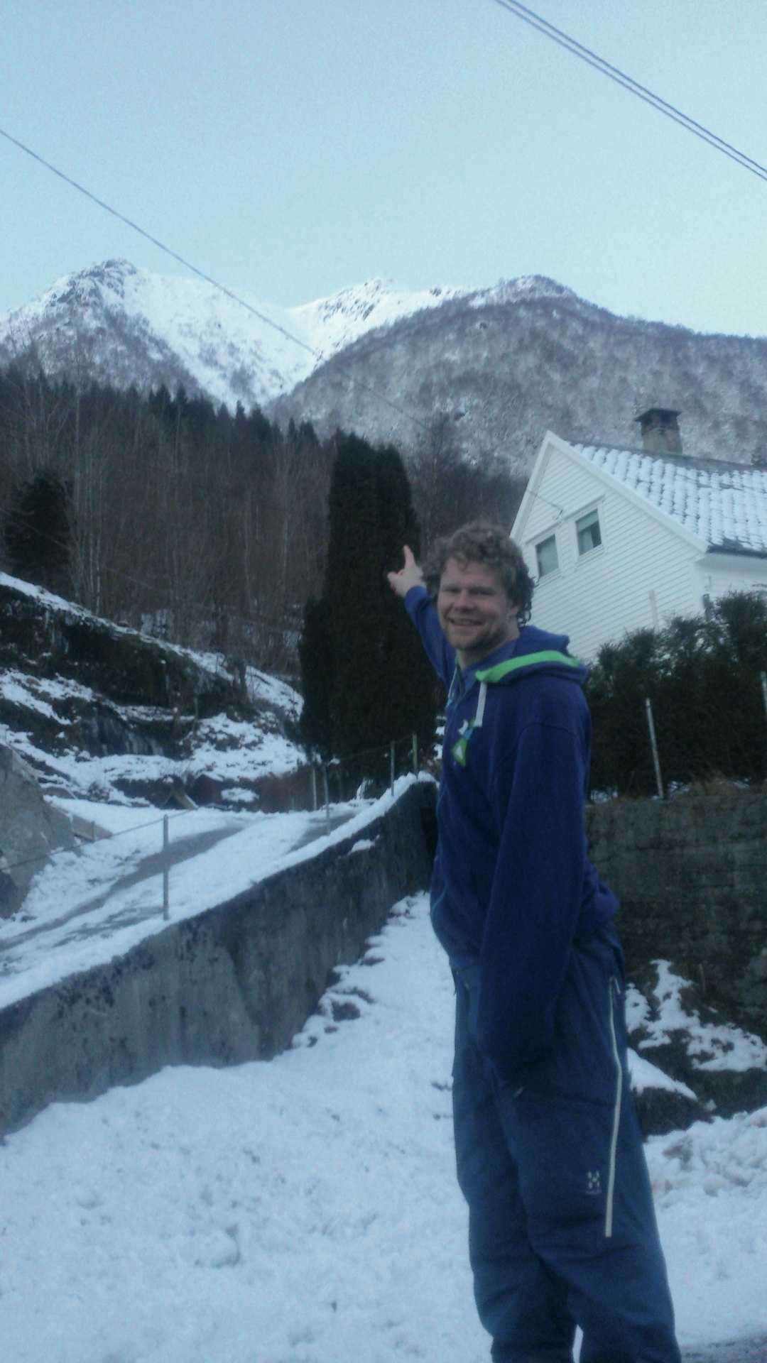 DER OPPE: En glad og fornøyd Asbjørn Hellås etter endelig å ha kjørt renna på Bruviknipa.