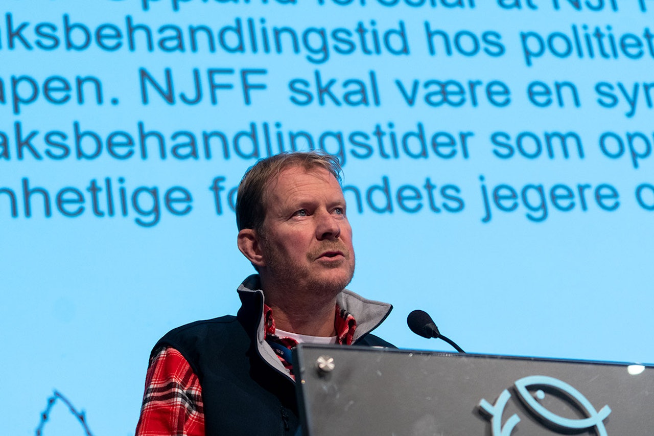 Jørgen Vole i NJFF Oppland mener politiets saksbehandlingstid på våpensøknader er blitt et problem for jegerrekrutteringen.