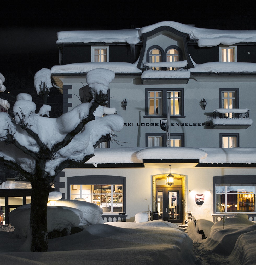 Ta en dram på ski lodgen etter en lang dag i fjellet. Foto: Ski Lodge Engelberg Ta en dram på ski lodgen etter en lang dag i fjellet. Foto: Ski Lodge Engelberg