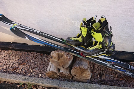 LETT: Artikkelens turutstyr for dagene da skaren bærer og toppen er langt unna. Foto: Erlend Sande Rando racingski