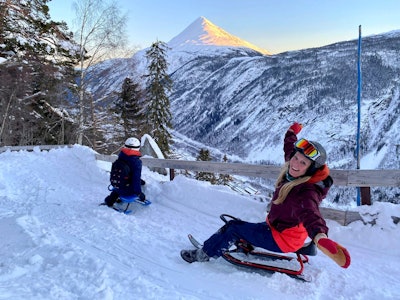 HEIMEBANE: Journalist og reiselivsekspert Torild Moland løfter sin barndoms akebakke på Rjukan inn på vintereventyreres bucket list
