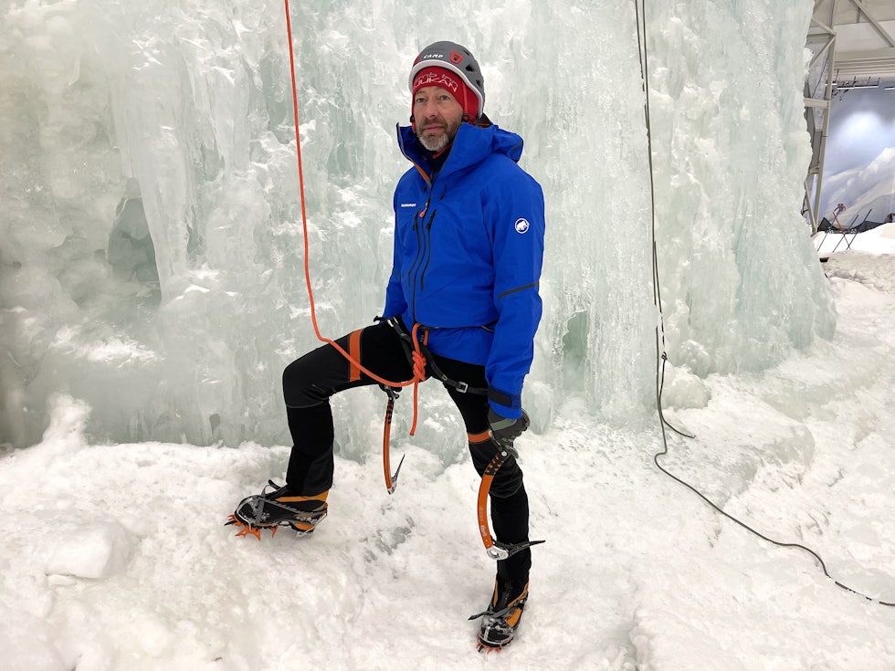 Snø: Mammut Nordwand Advanced HS Hooded Jacket testet i praksis på anlegget Snø på Lørenskog. Foto: Dag Hagen Snø: Mammut Nordwand Advanced HS Hooded Jacket testet i praksis på anlegget Snø på Lørenskog. Foto: Dag Hagen