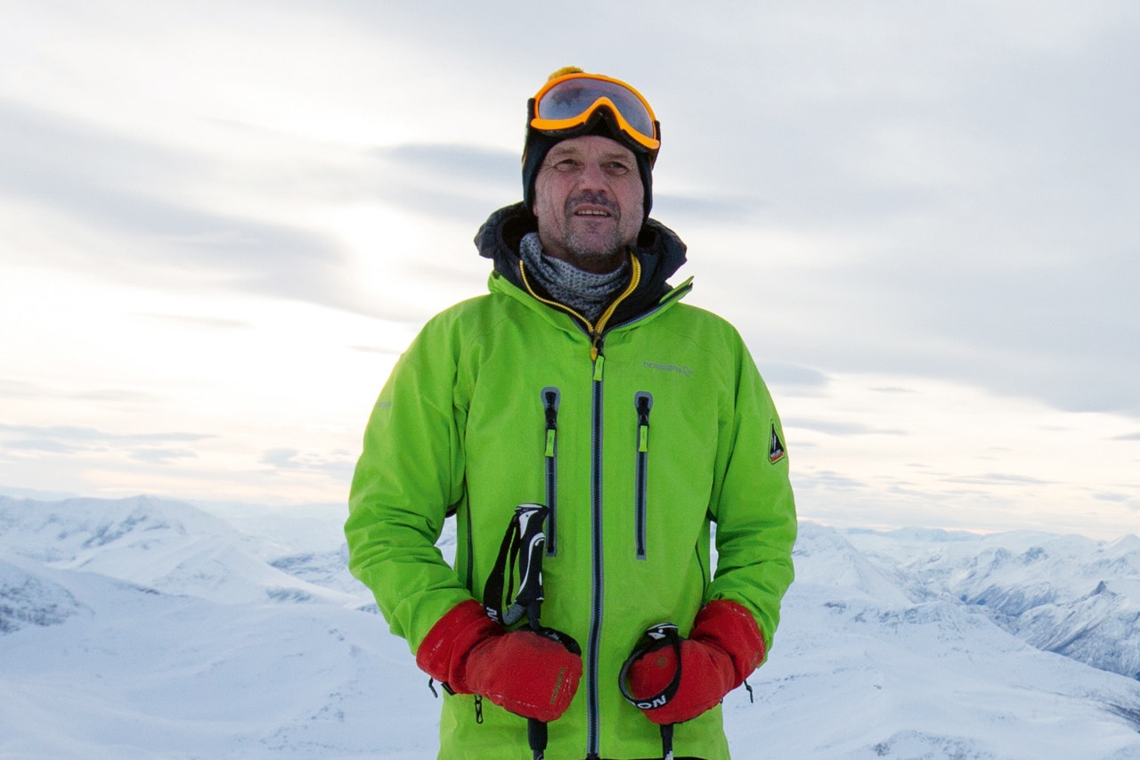 SUNNMØRE-EKSPERT: Stig J. Helset er mannen bak boka Toppturar i Sunnmørsalpane. Foto: Håvard Myklebust Stig Helset har skrevet om topptur på Sunnmøre