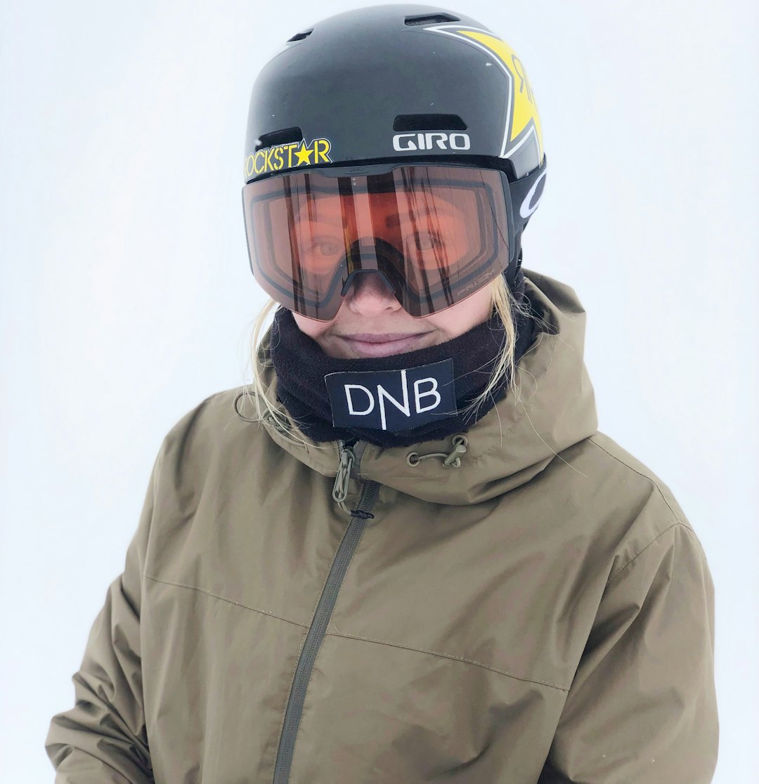 TILBAKE: Landslagsjenta Johanne Killi har sverget til store mengder mobilitetstrening for å komme tilbake på ski etter kneskade. Bilde: Norges Skiforbund