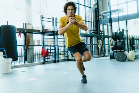 ETTBENS: Ettbens sidelengs hopp har stor relevanse for skikjørere som vil trene opp styrke og balanse av knær, ankler og hofte. Foto: Christian Nerdrum Ettbens sidelengs hopp