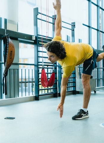FLYER: En øvelse som binder sammen rygg og bakside lår (hamstrings). Foto: Christian Nerdrum FLYER: En øvelse som binder sammen rygg og bakside lår (hamstrings). Foto: Christian Nerdrum