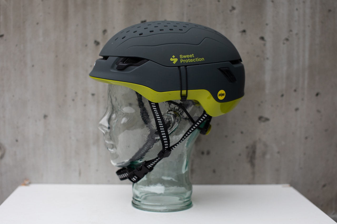 SWEET ASCENDER: Skihjelm med kreative løsninger Sweet Ascender skihjelm MIPS test