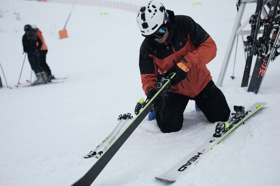 TESTKJØRERE: Ida Gunleiksrud, Espen Rogne og Sondre Lindkjølen under ski-testing på Geilo. 