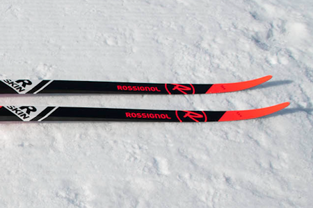 TEST AV FELLESKI FOR MARKA OG FJELLET: Rossignol R-Skin Ultra kommer bra ut i testen for skiløpere som har teknikken inne.  Foto: Gunhild Aaslie Soldal test av felleski for marka og fjellet rossignol r skin ultra