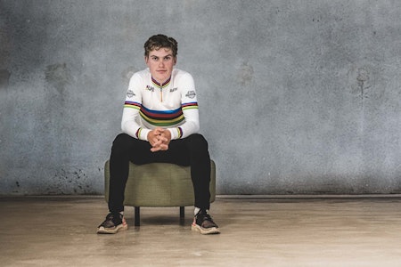 HISTORISK: Per Strand Hagenes er den første junioren på herresiden som tar et VM-gull. Foto: Henrik Alpers. HISTORISK: Per Strand Hagenes er den første junioren på herresiden som tar et VM-gull. Foto: Henrik Alpers.