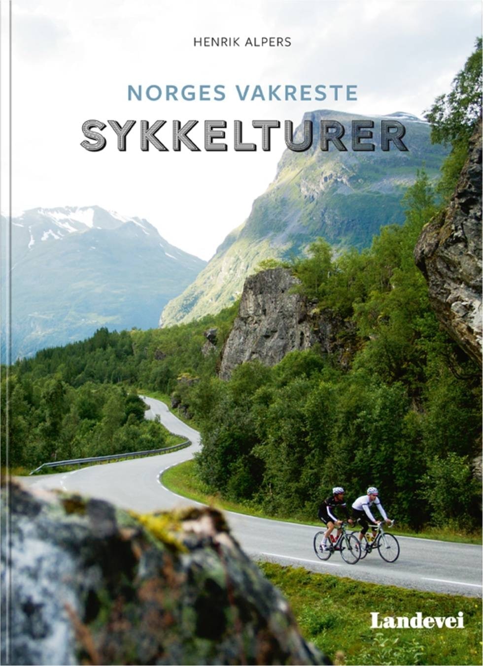 GUDE TIL DINE EGNE SYKKELTURER: Norges 30 vakreste sykkelturer, til inspirasjon også midtvinters. Fri Flyt forlag