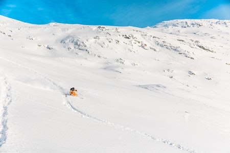 Hans Frederik «Hansi» i fint driv i pudderet. Foto: Andreas Løve Storm Fausko Frudalshesten